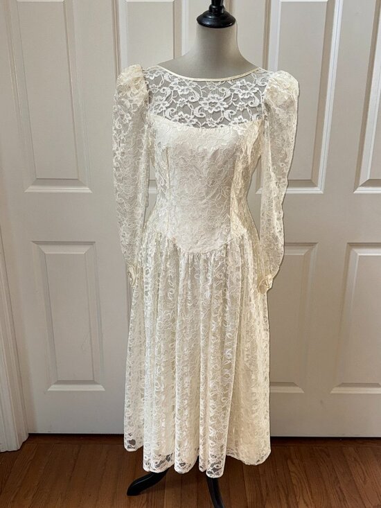 Alfred Angelo Dresses & Skirts - Vintage Romantic 80's Lace Dress McClintock Style Pirate